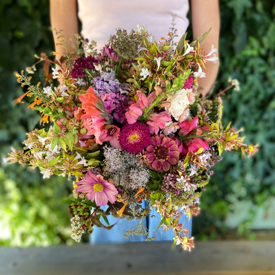DIY Wedding Flowers Workshop: <br> Part 1 Bouquets & Buttonholes - Image 3