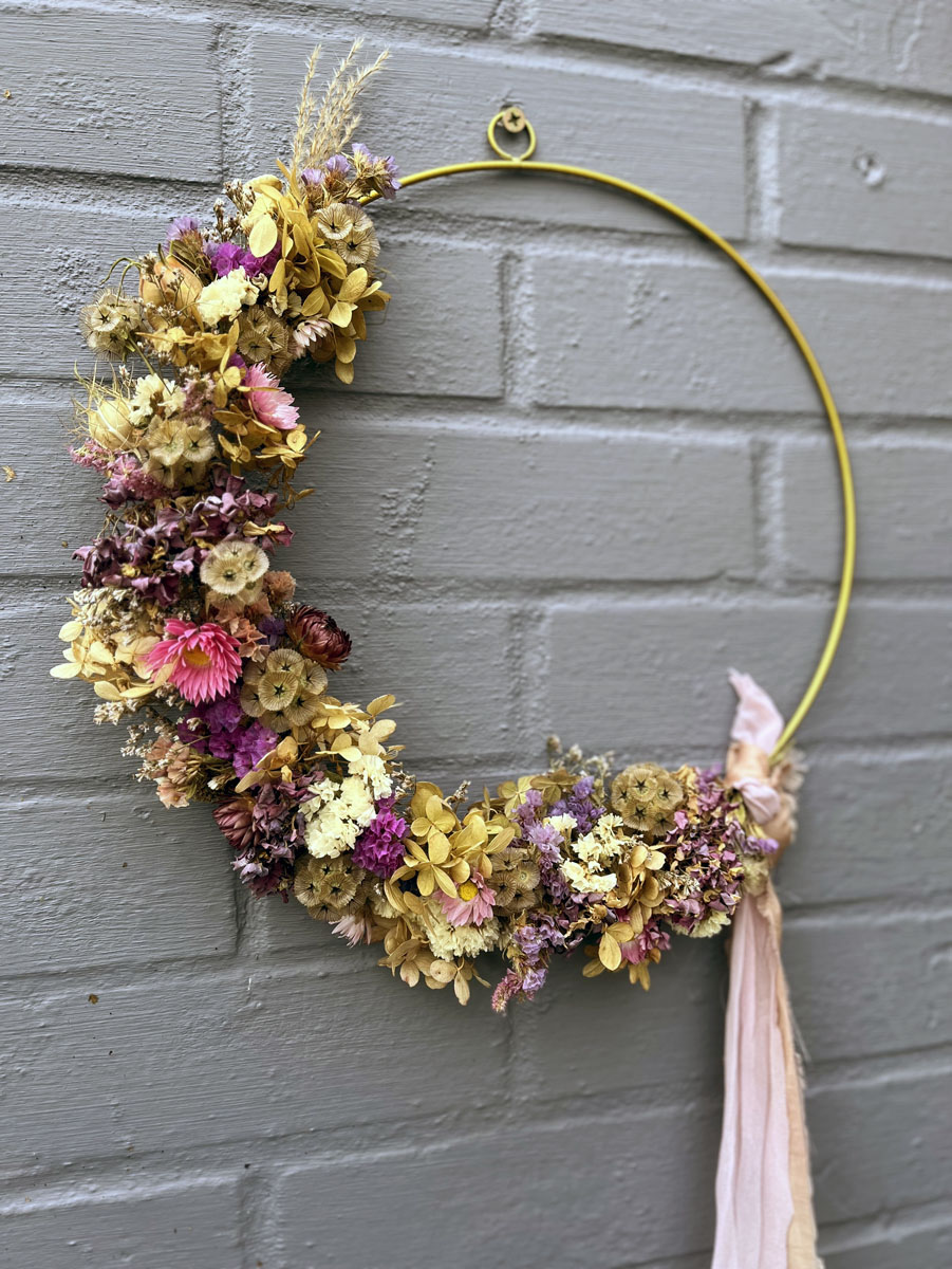 Contemporary Dried Flower Wreath Workshop