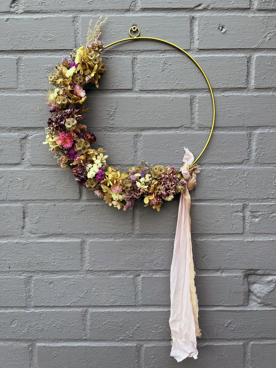 Contemporary Dried Flower Wreath Workshop - Image 2