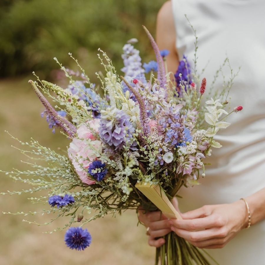 DIY Wedding Flowers Workshop: <br> Part 1 Bouquets & Buttonholes - Image 2