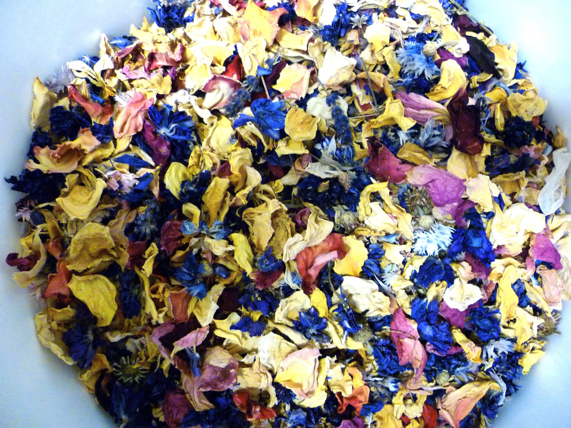 Dried petal confetti
